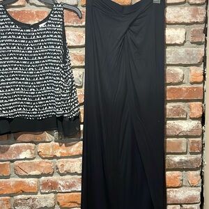 Bisou Bisou Maxi skirt, size medium EUC